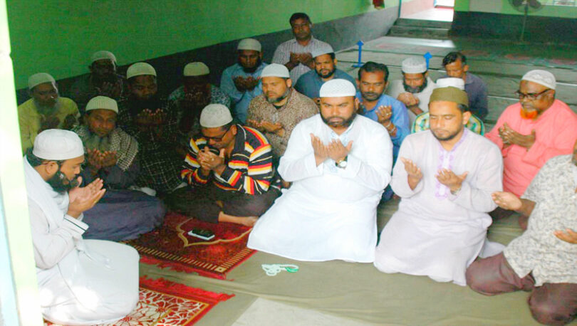 মাইক্রোবাস ও টেক্সি শ্রমিক কমিটির উদ্যোগে শামসুজ্জোহার স্মরণে দোয়া