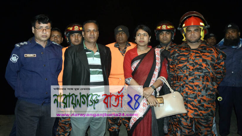 সন্তানকে বাঁচাতে নদীতে মায়ের ঝাঁপ, উদ্ধার অভিযান