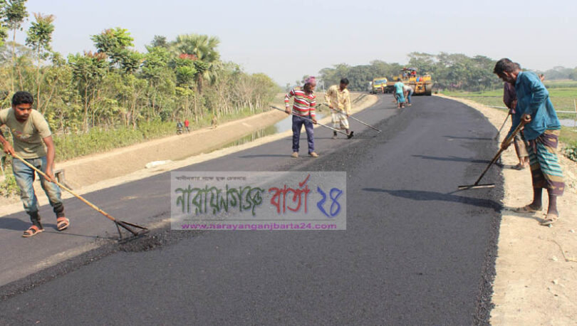 মেঘনা-ধনাগোদা বেড়ি বাঁধ আঞ্চলিক মহাসড়কের কাজ চলছে দ্রুতগতিতে