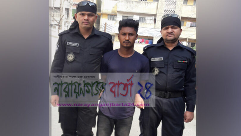 শহরের টানবাজারে ৩০ বোতল মদসহ গ্রেফতার-১