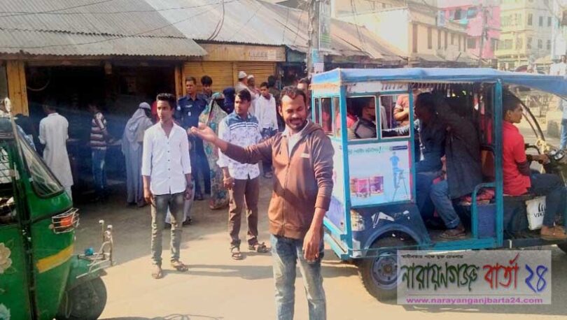 পরীক্ষার্থীদের স্বার্থে খান মাসুদের নেতৃত্বে রাস্তায় স্বেচ্ছাসেবীরা