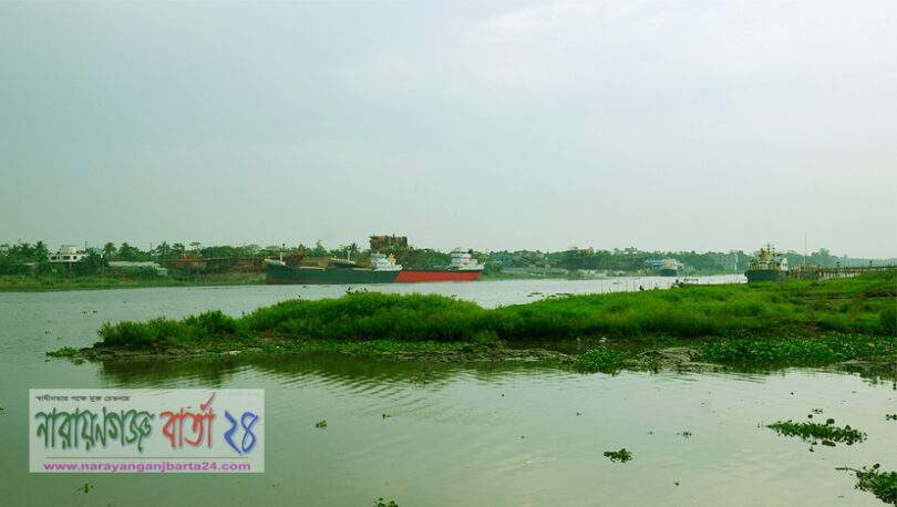 নাব্যতা সংকটে শীতলক্ষা, নৌযান চলাচল ব্যাহত