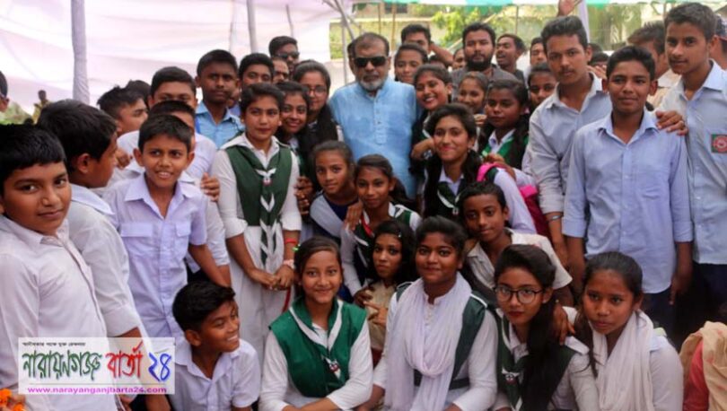 শিক্ষার্থীদের নিয়ে বঙ্গবন্ধুর জন্মবার্ষিকী উদযাপন সেলিম ওসামনের