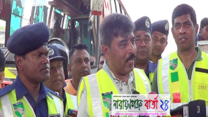 সোনারগাঁয়ে সড়কে শৃঙ্খলা ফেরাতে অত্যাধুনিক যন্ত্র ব্যবহার