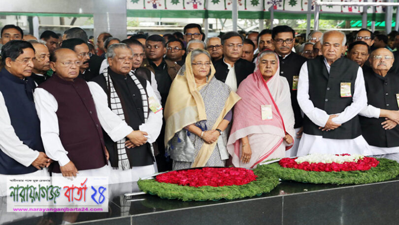 বঙ্গবন্ধুর প্রতিকৃতিতে প্রধানমন্ত্রীর শ্রদ্ধা