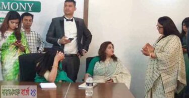 সাংবা‌দিকের ক্য‌ামেরাতেই ধরা পড়ল মোবাইল চোর, শমী’র স‌ন্দেহ প‌রে দুঃখ প্রকাশ!