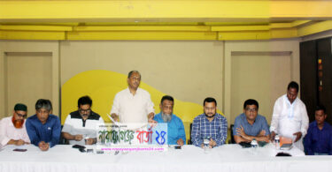‘ শহরে মেলা আর ফুট, মরার উপর খাড়ার ঘা ’