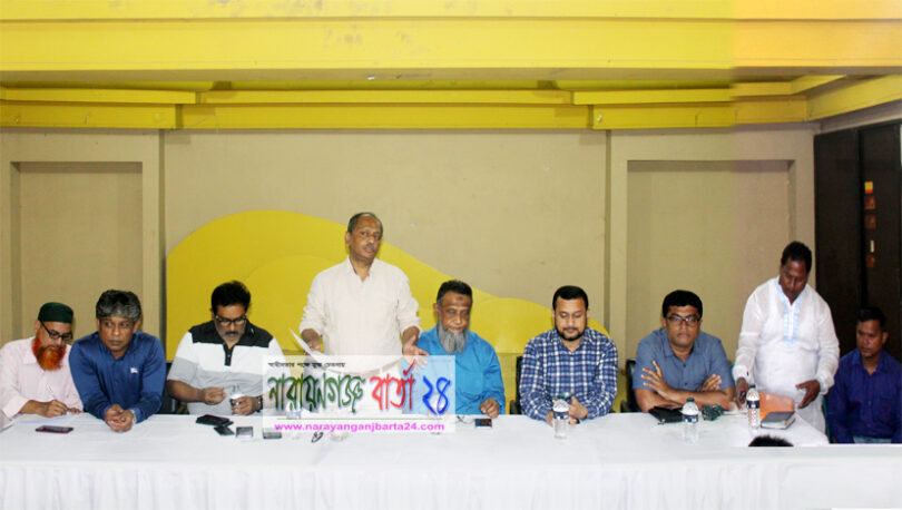 ‘ শহরে মেলা আর ফুট, মরার উপর খাড়ার ঘা ’