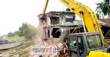 শীতলক্ষ্যার তীরে শতাধিত অবৈধ স্থাপনা উচ্ছেদ
