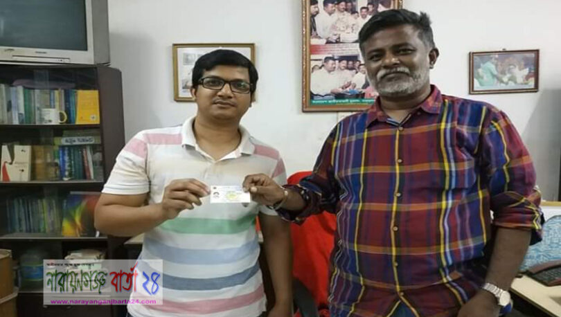 ১৩ নং ওয়ার্ডে জাতীয় পরিচয় পত্র বিতরন শুরু