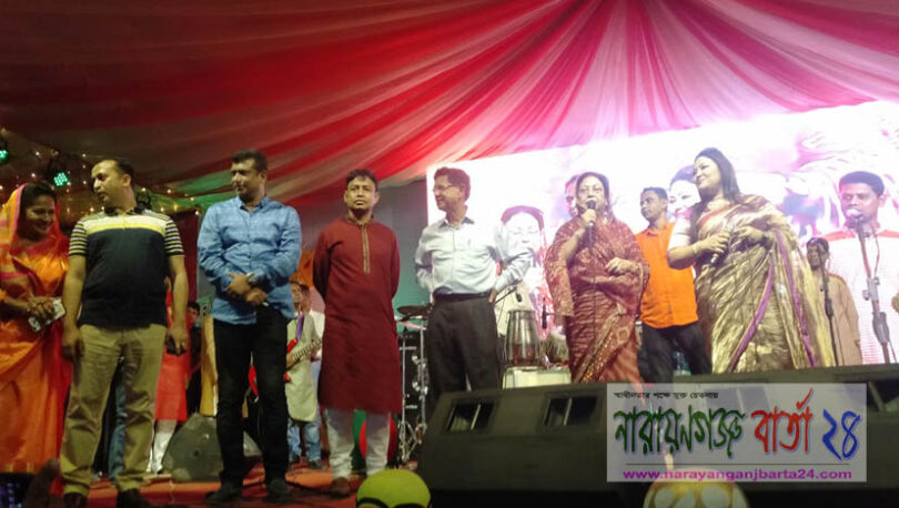 মমতাজের গান শুনলেন মন্ত্রী গাজী ও এসপি হারুন