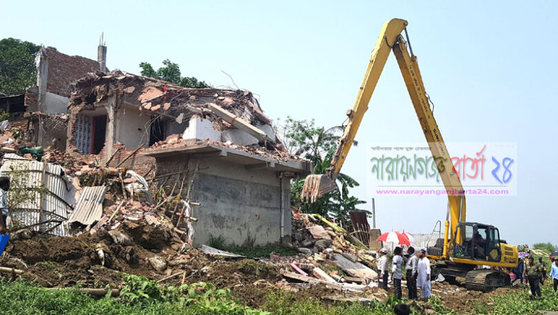 রূপগঞ্জে গুড়িয়ে দেয়া হলো আরো অর্ধশত স্থাপনা