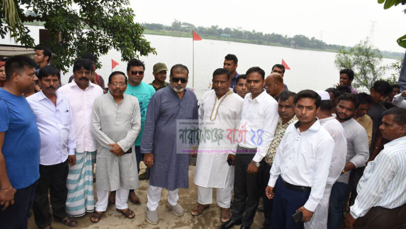 লাঙ্গলবন্দে স্নান ঘাট পরিদর্শনে এমপি সেলিম ওসমান