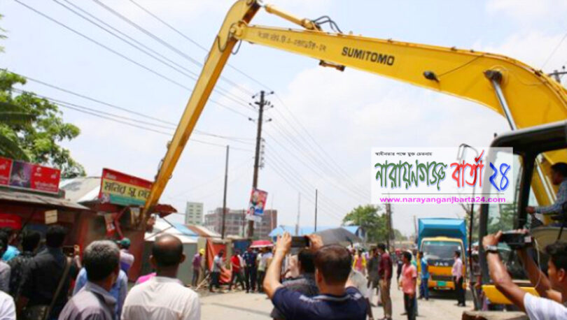 ফতুল্লায় বুড়িগঙ্গার তীরে অর্ধশতাধিক অবৈধ স্থাপনা উচ্ছেদ