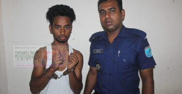 রূপগঞ্জে ১ হাজার পিস ইয়াবা ও ফেন্সিডিলসহ গ্রেফতার-২