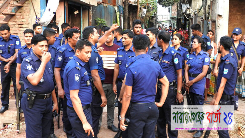 রূপগঞ্জে মাদক ও জঙ্গি বিরোধী অভিযানে আটক-১০