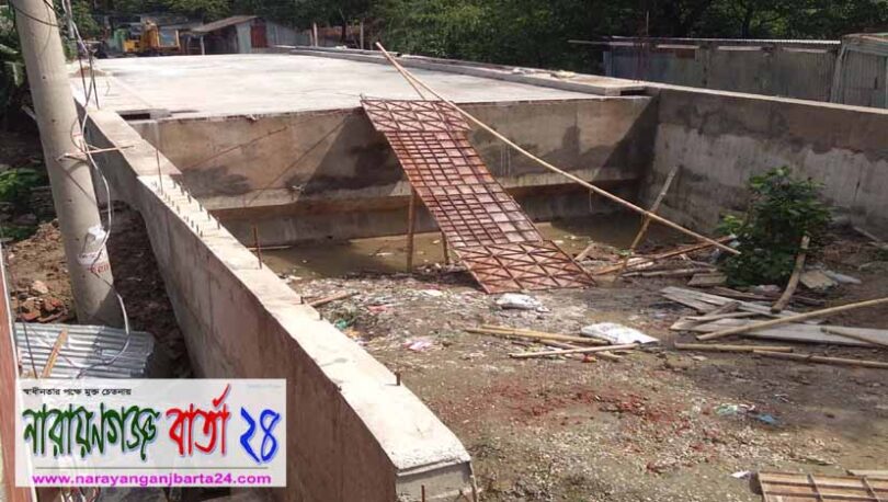 বন্দরে ৩ বছরেও শেষ হয়নি ২০ মিটার সেতুর কাজ