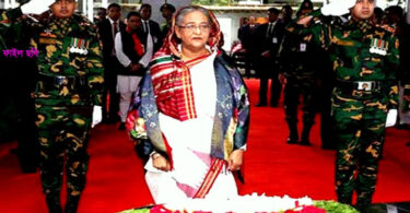 আওয়ামীলীগের প্রতিষ্ঠাবার্ষিকীতে বঙ্গবন্ধুর প্রতিকৃতিতে প্রধানমন্ত্রীর শ্রদ্ধা