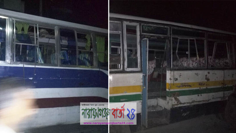 সিদ্ধিরগঞ্জে গার্মেন্ট কর্মকর্তার গায়ে থু থু ফেলায় ৪৯টি গাড়ি ভাংচুর
