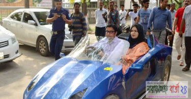 স্ত্রীকে নিয়ে আকাশের সেই ল্যাম্বোরগিনি চালালেন ডিসি