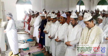 সৌদির সাথে মিল রেখে ফতুল্লায় একদিন আগেই ঈদ জামাত অনুষ্ঠিত