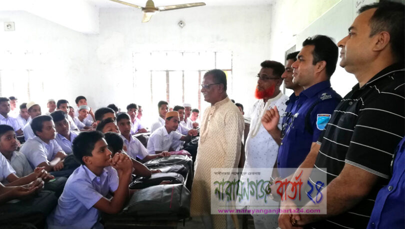 রূপগঞ্জে গুজব সম্পর্কে শিক্ষার্থীদের সচেতন করতে প্রশাসনের মতবিনিময়