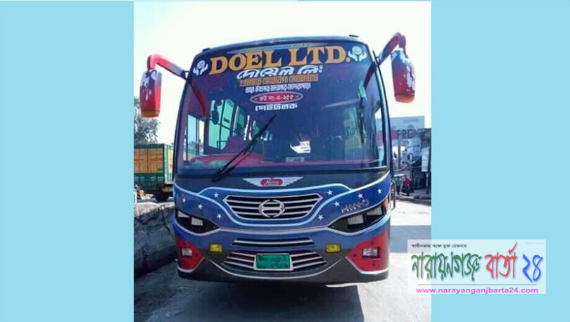 সোনারগাঁয়ে অল্পের জন্য বাঁচলো অর্ধশত বাসযাত্রী