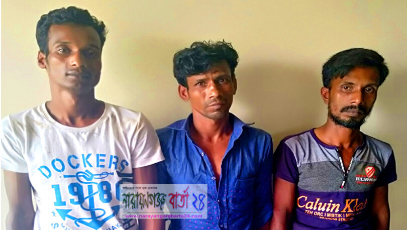 মার্কেটে চুরি করতে গিয়ে ৩ চোর পাকড়াও