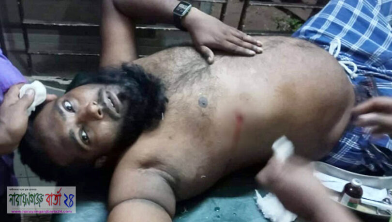 দেওভোগে যুবককে কুপিয়ে হত্যা, আহত-৮
