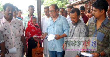 ডেঙ্গু প্রতিরোধে মহানগর বিএনপির লিফলেট বিতরন
