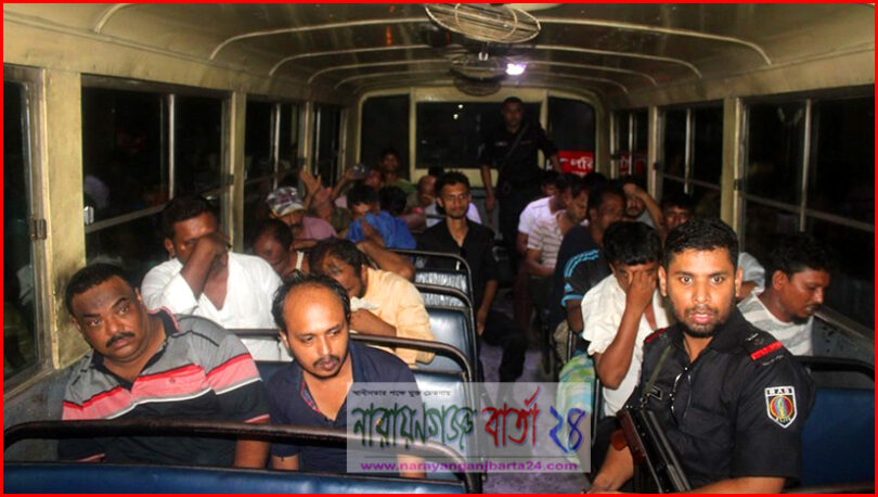 শহরের জুয়ার আস্তানায় ইয়াবা উদ্ধার, আটক ২৮ জন