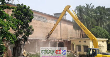 শীতলক্ষ্যার তীরে কোল্ড স্টোরেজসহ গুঁড়িয়ে দেয়া হলো অবৈধ স্থাপনা