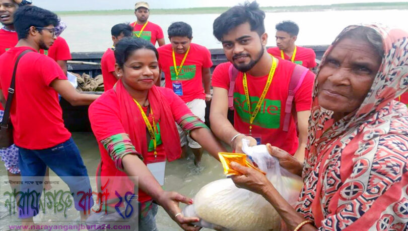 জামালপুরে ত্রাণ দিতে ছুটে গেল নারায়ণগঞ্জের ‘স্মাইল’ টিম