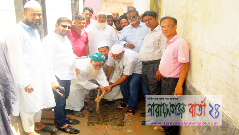 গলাচিপা রাস্তা ও ড্রেনের কাজ উদ্বোধন করলেন কাউন্সিলর খোরশেদ