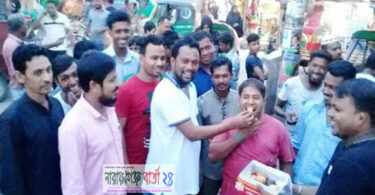 অয়ন ওসমান বাবা হওয়ায় খান মাসুদের মিষ্টি বিতরণ