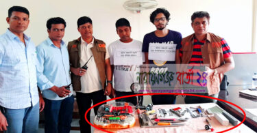 সিদ্ধিরগঞ্জে অস্ত্র কারখানা, পিতা-পুত্রসহ গ্রেফতার-৩