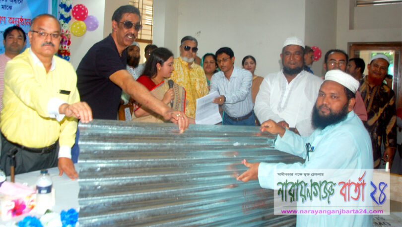 পাগলা রসুলপুর বিদ্যালয়ে অনুদান প্রদান করলেন এমপি শামীম ওসমান