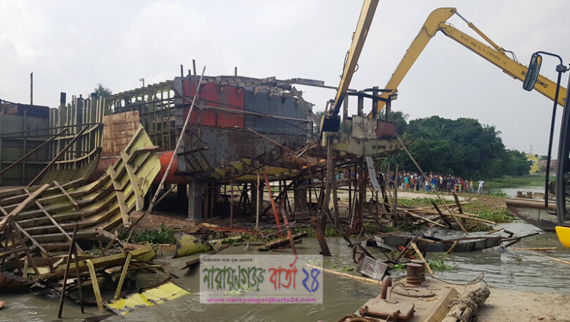 রূপগঞ্জে শীতলক্ষ্যা নদীর তীরে বিআইডব্লিউটিএ'র উচ্ছেদ অভিযান