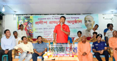 ইসকনের প্রদীপ প্রজ্বলন করেছেন পুলিশ সুপার হারুন