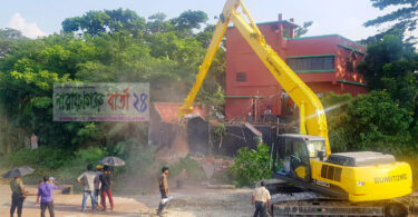 শীতলক্ষ্যায় গুড়িয়ে দেওয়া হলো ২০টি অবৈধ স্থাপনা