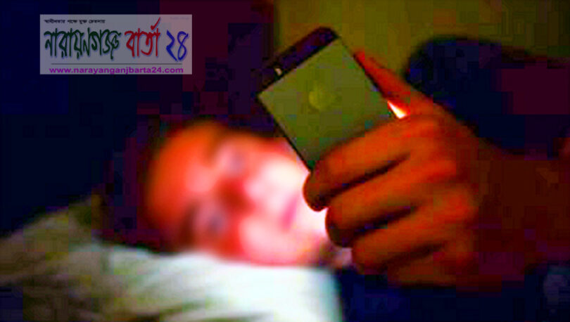 স্মার্ট ফোন ছাড়া থাকতে পারে না নিরব !