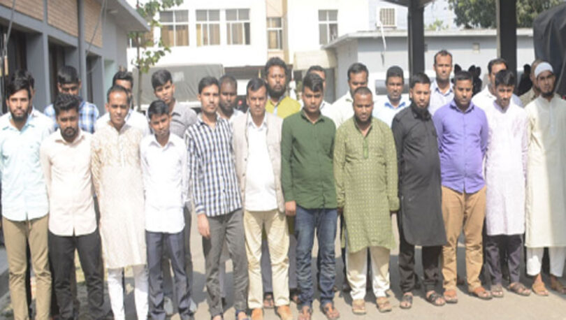 র‌্যাব-১১ এর হাতে ২৪ প্রতারক আটক, উদ্ধার ১০১ জন