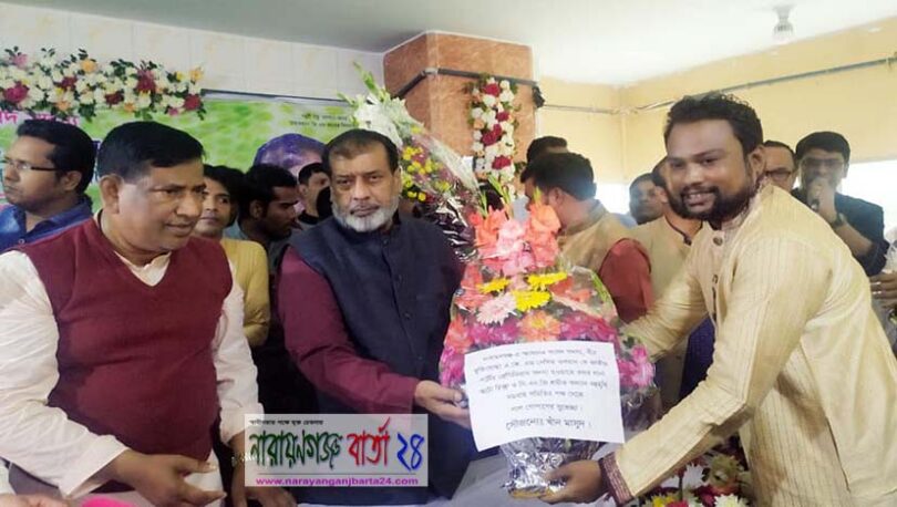 এমপি সেলিম ওসমানকে বন্দর বেবী-সিএনজি সমিতির ফুলেল শুভেচ্ছা