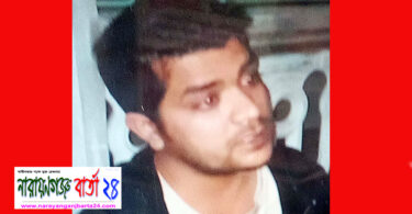 পুলিশের ভয়ে স্বামী ঘরছাড়া, পরকিয়া প্রেমিক গৃহবধূর স্বামীর হাতে ধরা