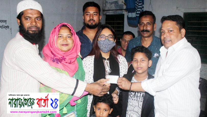 ২৩নং ওয়ার্ডে স্মার্ট কার্ড বিতরণের উদ্বোধন করেন কাউন্সিলর দুলাল