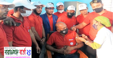 রূপগঞ্জে টিকা কেন্দ্রে বাড়ছে ভিড়, টিকা বুথের সংখ্যা বাড়ানোর দাবি