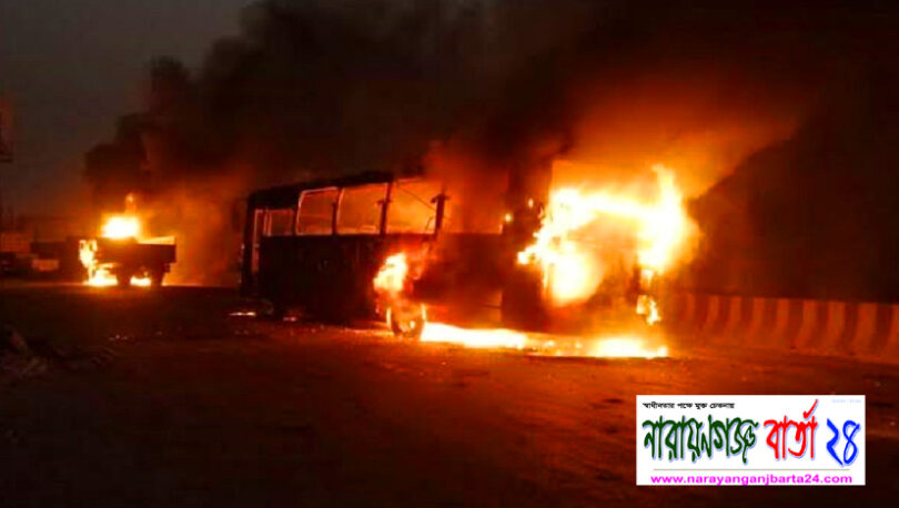 কুমিল্লায় বাসে আগুন : শিশুসহ ২ জনের মৃত্যু, আহত ১৭