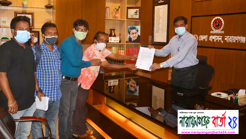 সাংবাদিক প্রীতমের উপর হামলাকারীদের গ্রেফতারে ডিসিকে স্মারক প্রদান