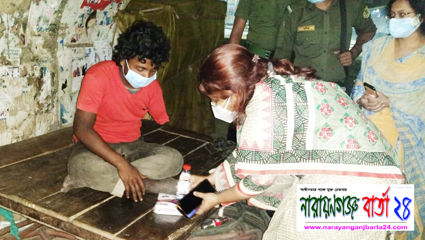 রূপগঞ্জে ভাসমান-ছিন্নমূল মানুষের মাঝে ইউএনও’র সেহরী বিতরণ