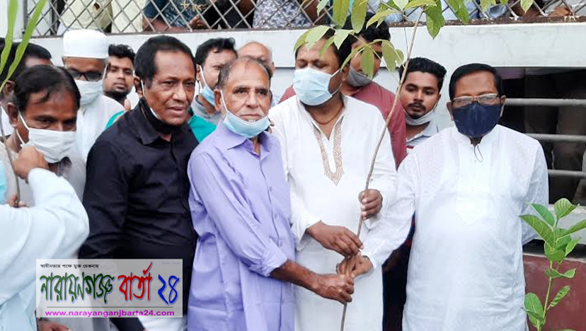 প্রধানমন্ত্রীর স্বদেশ প্রত্যাবর্তন দিবস উপলক্ষে ভিপি বাদলের বৃক্ষরোপণ